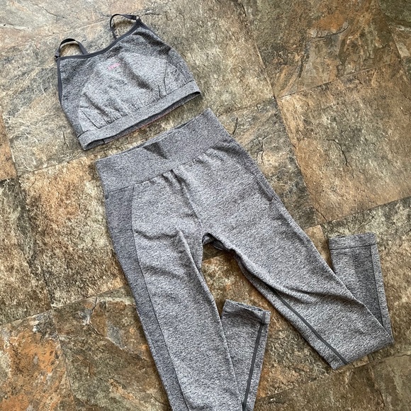 Gymshark set - Picture 2 of 5